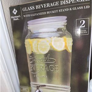 Glass beverage dispenser